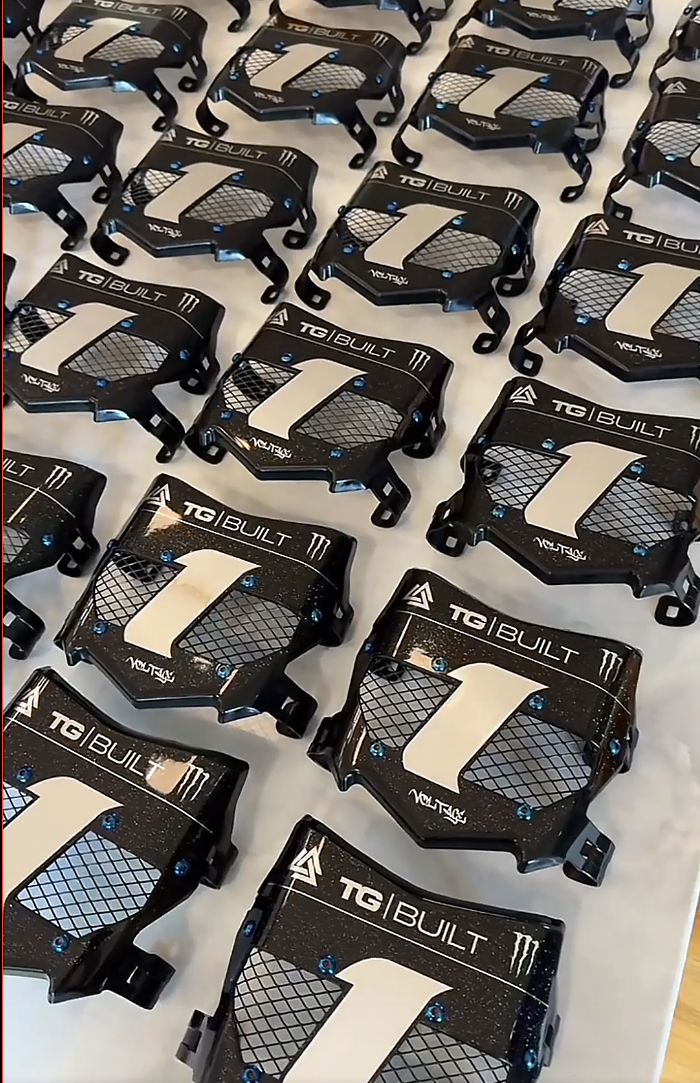 SHOP PREMIUM plates